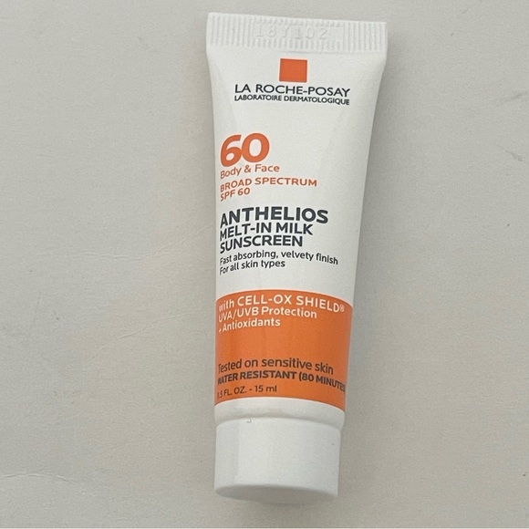 La Roche Posay Anthelios 60 Melt-in Milk Body Face Sunscreen Box of 10 0.5fl oz. - Picture 7 of 9